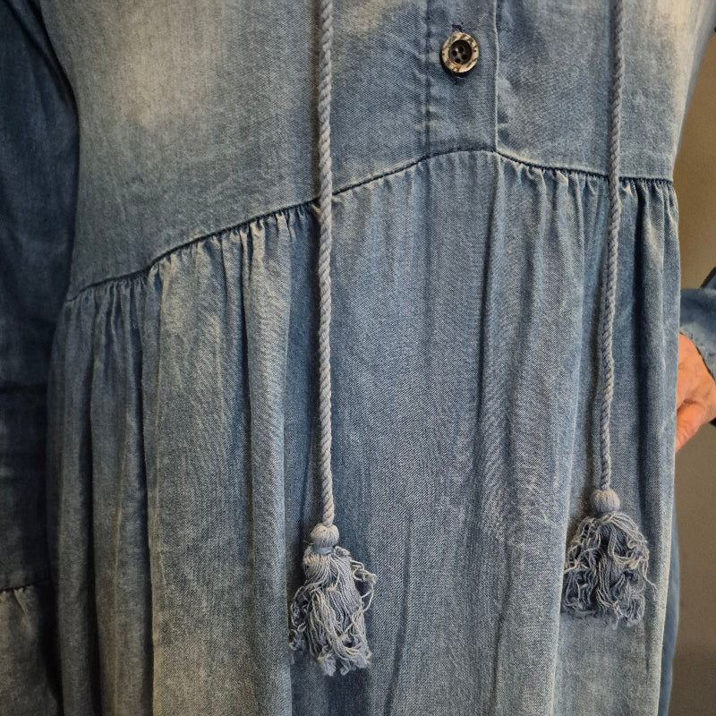 Stylisches Jeanskleid