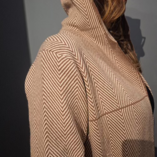 Exklusive Strickjacke - in 2verschiedenen Farben