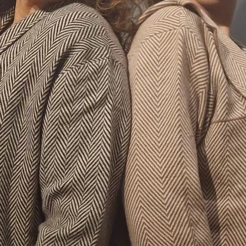 Exklusive Strickjacke - in 2verschiedenen Farben