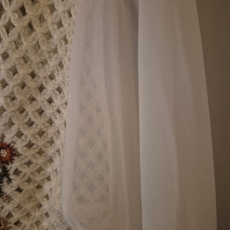 Bestickte Strickjacke mit Tüllärmeln