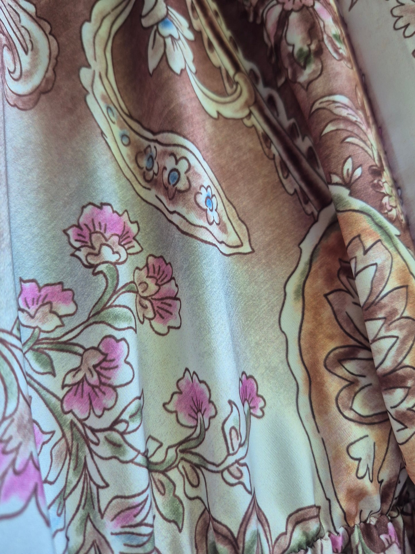 Künstlerisch designtes Sommerkleid