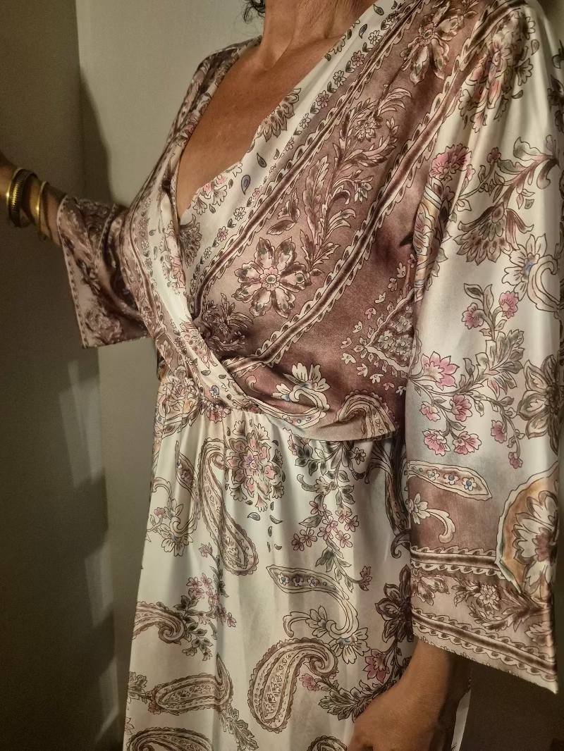 Künstlerisch designtes Sommerkleid