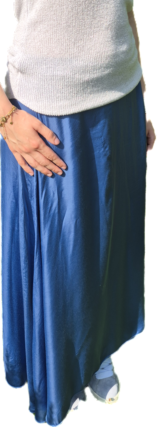 Langer Maxirock in Seidenoptik