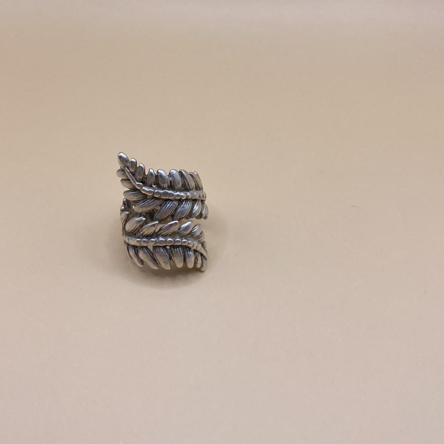 Ring Jale – Ein Kunstwerk für deine Finger